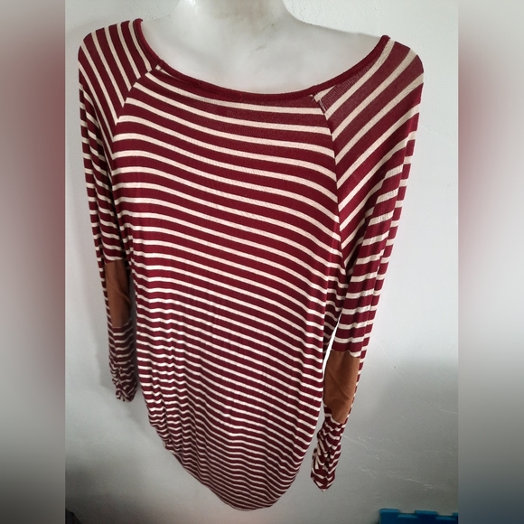 Red and cream colored striped long-sleeved tunic - Picture 2 of 4
